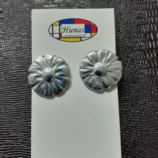 Brinco flor pequena de alumínio